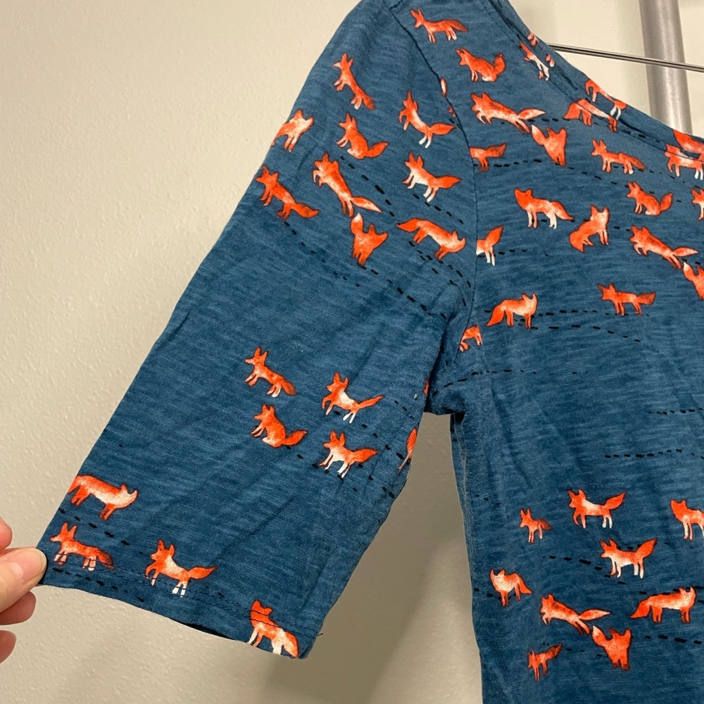 Anthropologie 1/2 sleeve scoop neck blue top w/ orange fox pattern sz XL - Picture 2 of 10